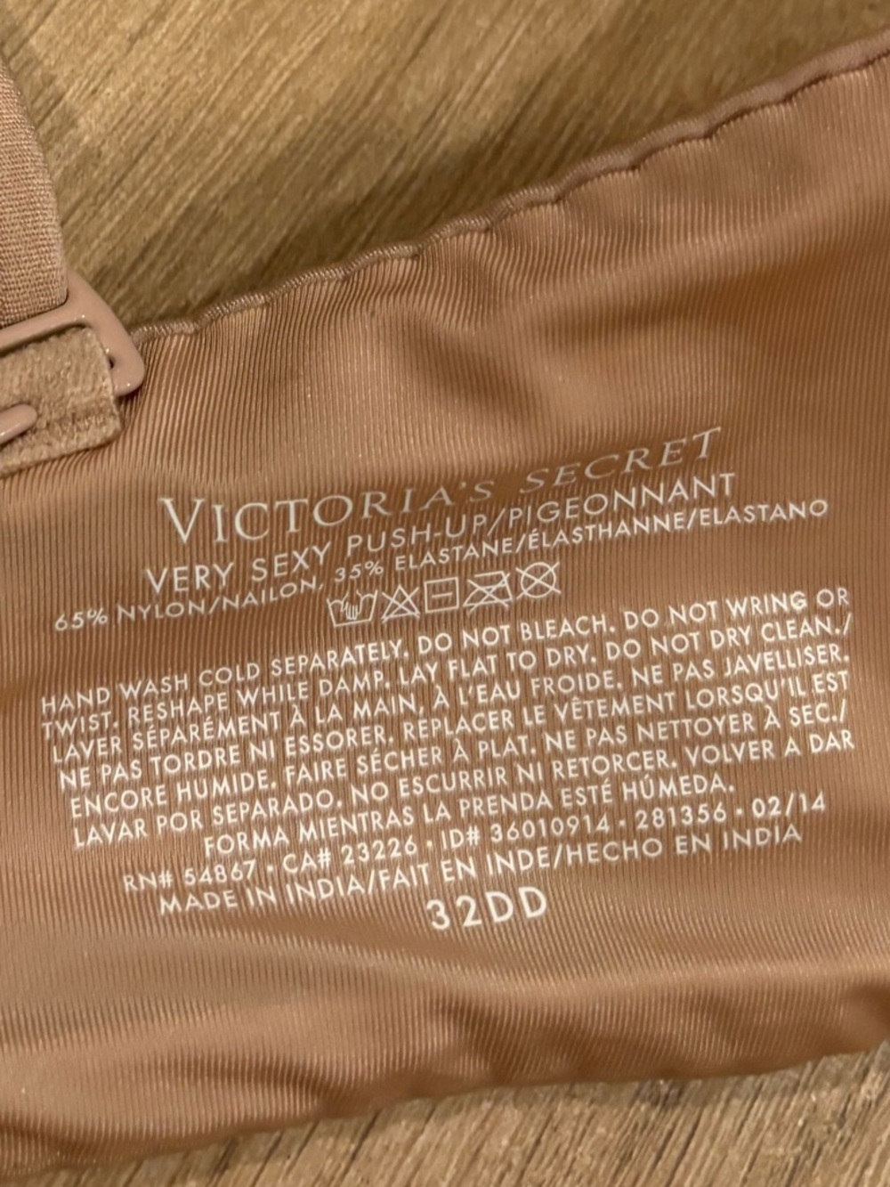 Victoria’s Secret bra size 32DD - Picture 12 of 12